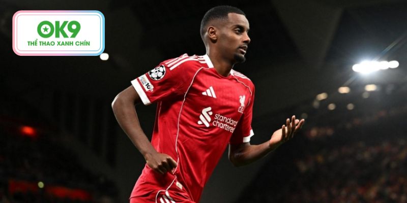 Collymore nhận xét rằng vai trò của Isak tại Liverpool khác hẳn so với khi còn ở Newcastle